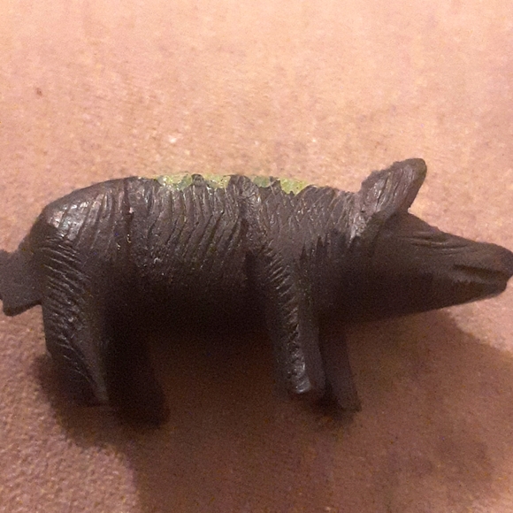Antique Bog Oak Irish pig souvenir 1900s - Picture 3 of 3